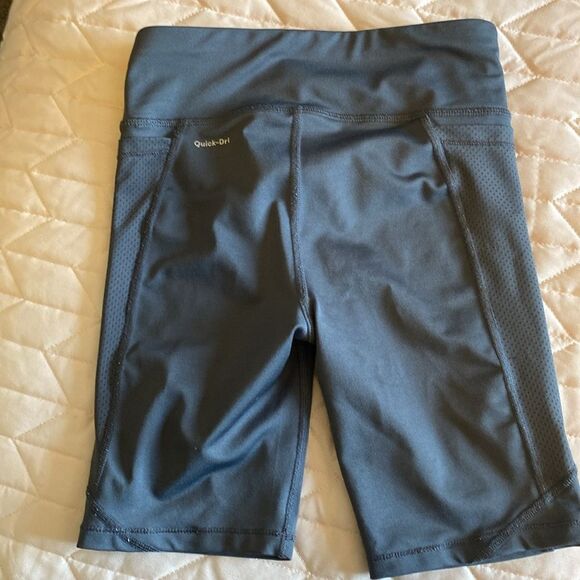 Girls gray athletic shorts with pockets - Picture 4 of 4